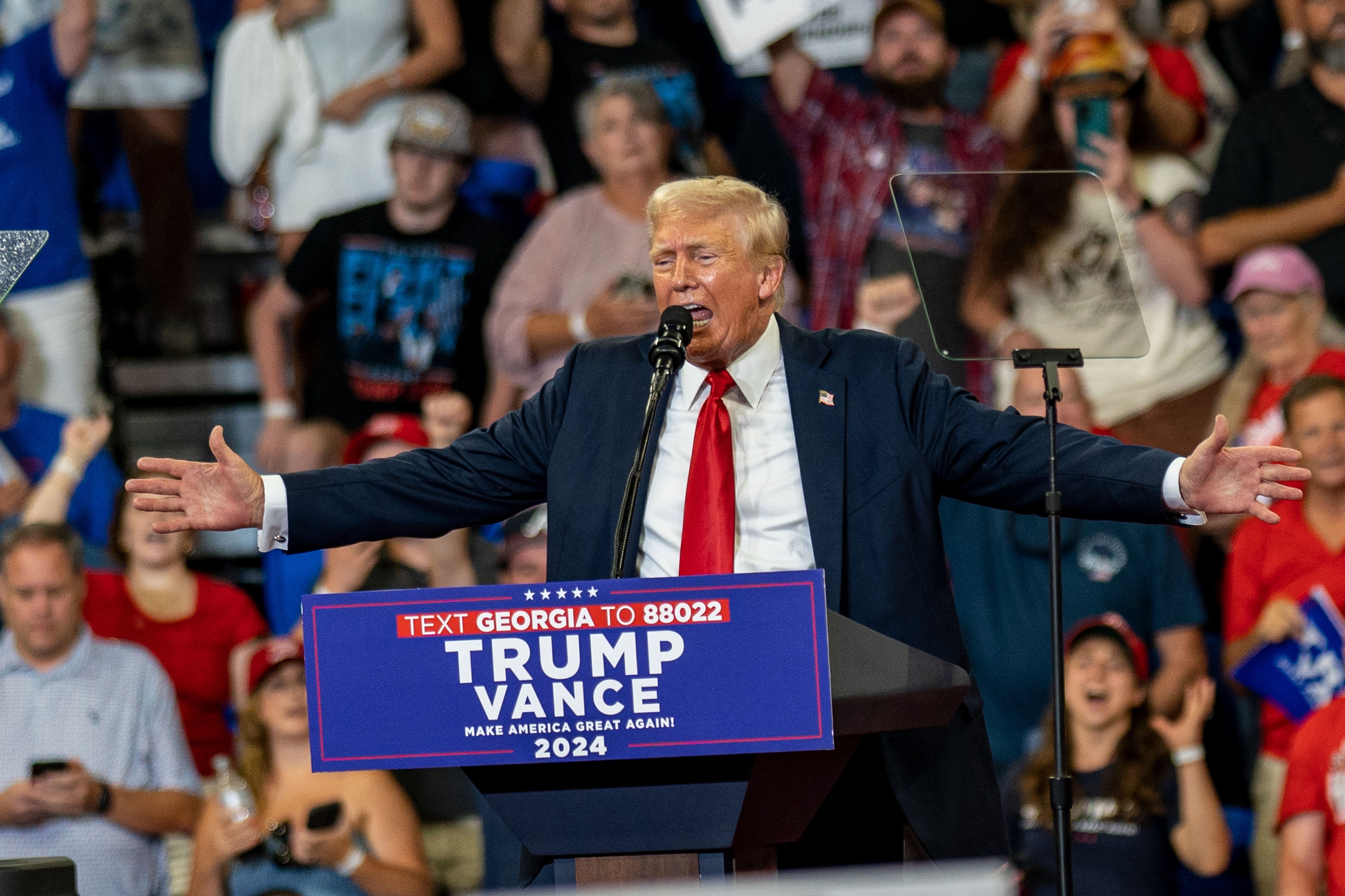 restiamo_aggiornati_trump